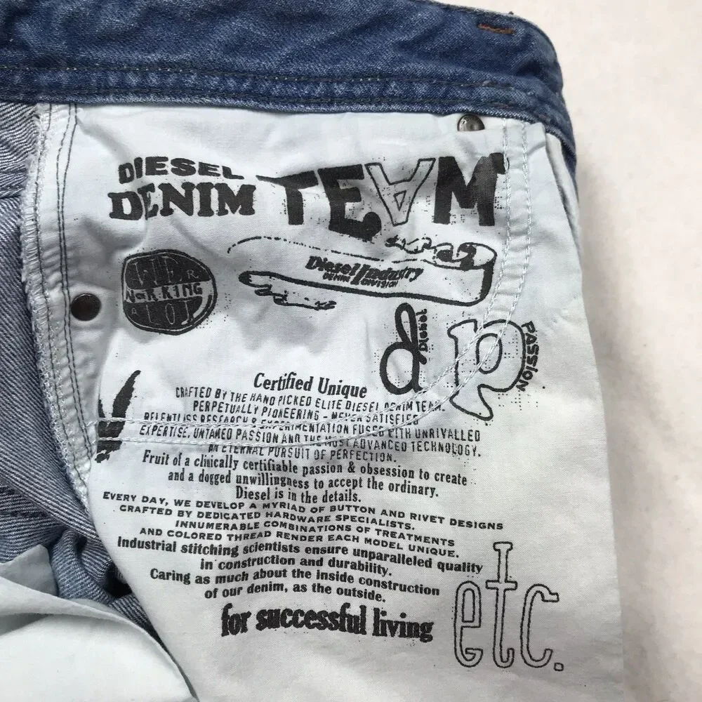 DIESEL Larkee Jeans Men 30x32 (29/32 tag) Light Whiskered Wash Button Fly